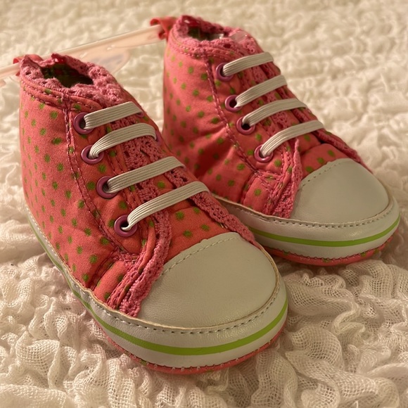 Polka Dots & Lace Baby Shoes - Picture 6 of 6